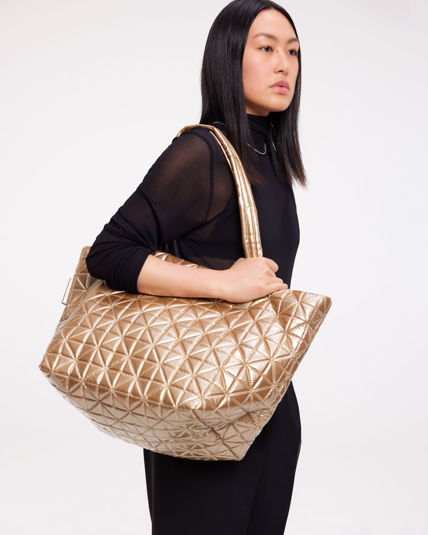 Vee Tote Medium Gold Metallic